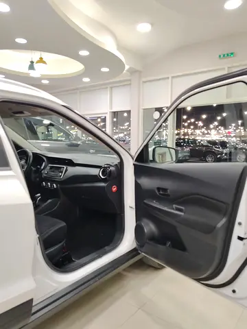 صورة 11 لـ 2023 Nissan KICKS