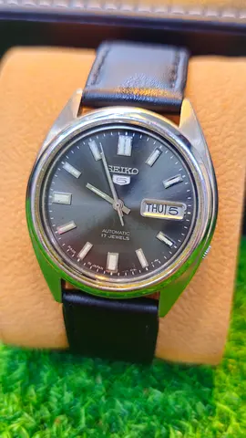 Seiko 5 Automatic Mens Watch - Grey Dial, Day-Date, 17 Jewels(Used)NO BOX NO PAPER