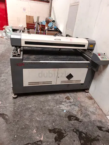 Laser cutting CNC
