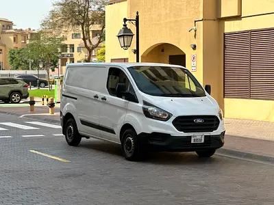 Transit Custom 270S cargo van not negotiable price السعر نهائي صيانة الوكالة بالكامل