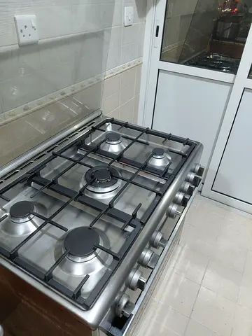 BOSCH Gas Cooking Range with 5 burners