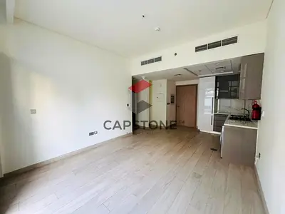 Elegant Apartment | Balcony | Prime Location