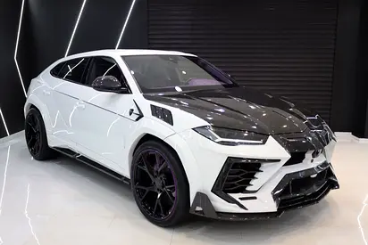 2019 Lamborghini URUS thumbnail 3