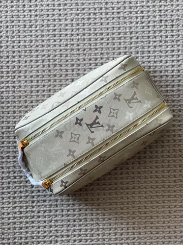 Louis vuitton Dopp kit