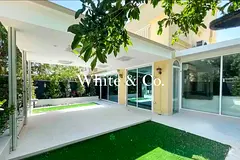 Renovated 4E | Extended | Upgraded Unit