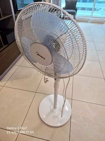 Midea White Pedestal Standing Fan - Good Working Condition