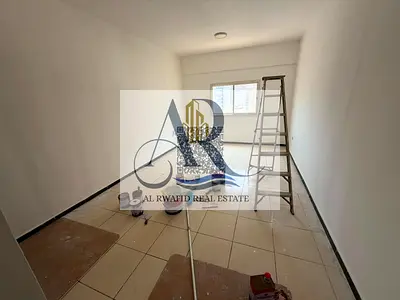استوديو واسع قريب من الكورنيش بشارع المرور القديم
