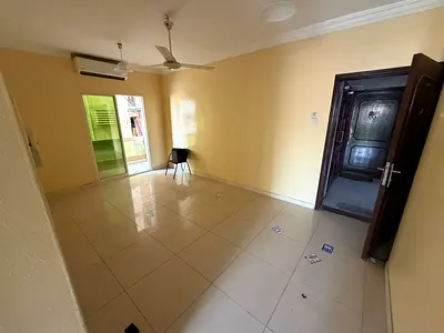 كورنيش عجمان _اتنين بلكونه اطلاله ممتازه _تكييف سبيلت _سكن عائلات _قريب للجميع الخدمات