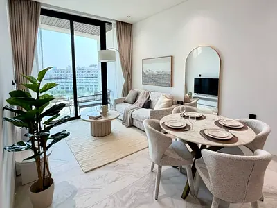 EXCLUSIVE DEAL | PARK VIEWS | ALL BILLS INCLUDED