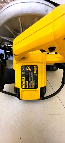 DeWalt 185mm (7) Circular Saw - Good Working Condition