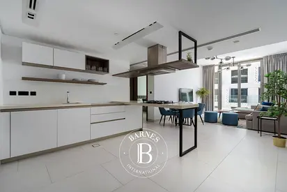 Vacant | Fully Furnished with Beach access