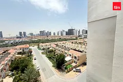 Brand New | 1br | Townhouse View