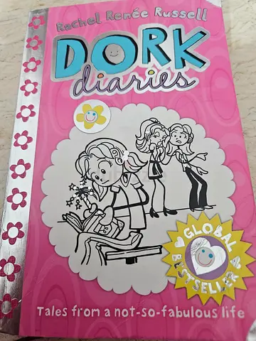 Dork Diaries: Tales from a Not-So-Fabulous Life (Rachel Renée Russell) - Pink Paperback