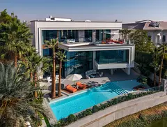 CUSTOM-BUILT | FULLY TURNKEY | ICONIC ARCHITECTURE