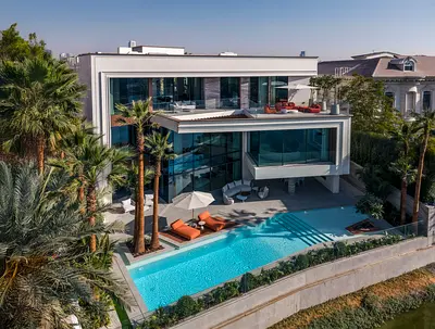 CUSTOM-BUILT | FULLY TURNKEY | ICONIC ARCHITECTURE