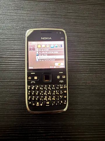 Nokia E72
