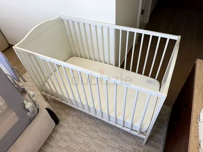 Baby cot with mattress