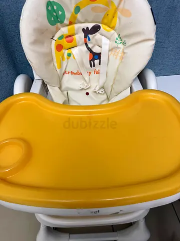 baby high chair with yellow tray, good condition