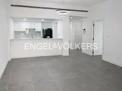 Upgraded | Vacant | New Appliances