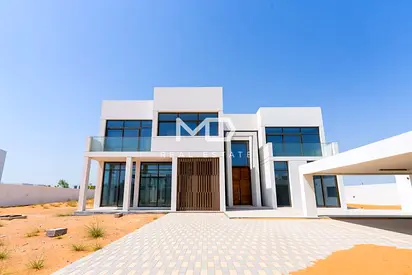 Ready | Single Row Corner | Spacious 6BR Villa