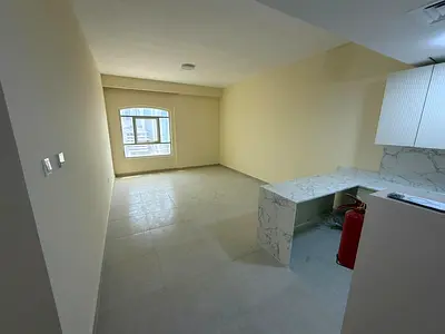 New building, first occupancy, two bedrooms, living room, 4 bathrooms, master bedroom, American kit