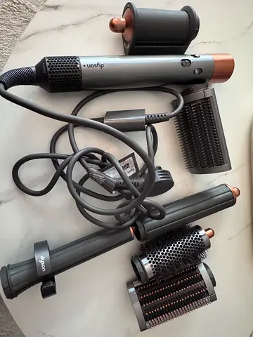 Dyson Airwrap multi-styler with multiple attachments - used