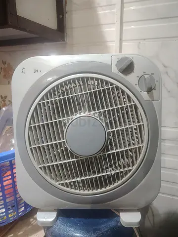 Used box fan - compact tabletop air fan, working condition