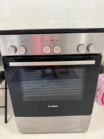 Bosch freestanding electric oven and stove - good working condition