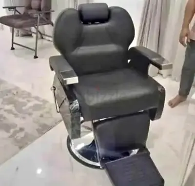 Heavy-duty Black Barber Chair with Footrest and Recline