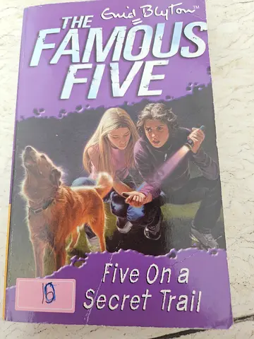 The Famous Five: Five on a Secret Trail (Enid Blyton) - Paperback