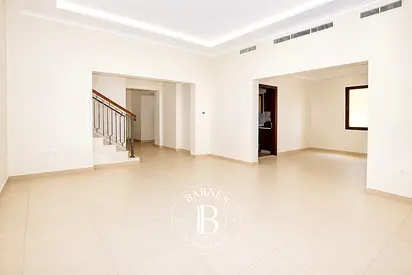 Back To Back | Type 4 | Maids | Well Maintained