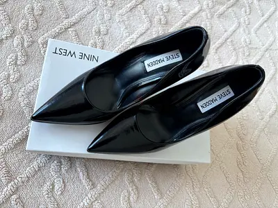 Steve Madden Black Patent Pointed Toe Pumps