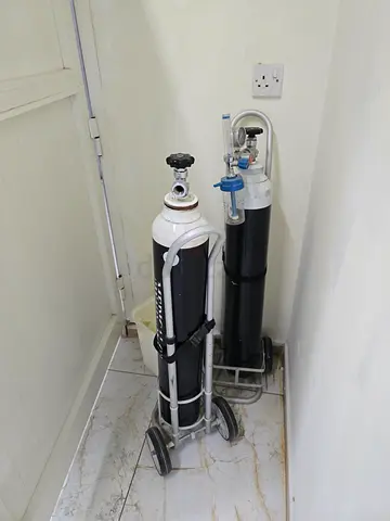 Complete dental clinic for sale /whole or parts