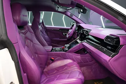 2019 Lamborghini URUS thumbnail 9