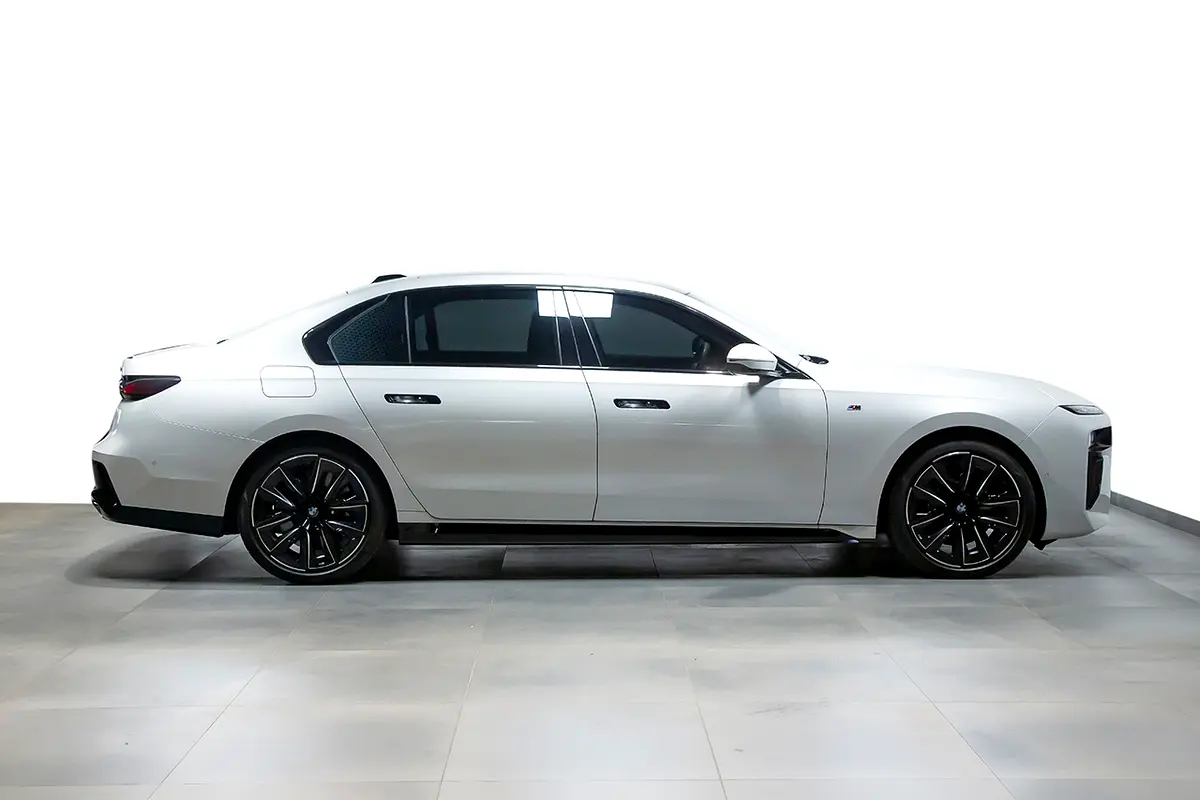 BMW 7-Series 2025
