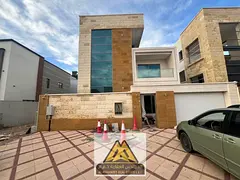 First occupancy. Ground floor + first floor + roof. 5 master bedrooms, spacious living room, 2 loung