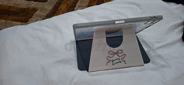 iPad/tablet case with stand - used, fits standard tablets