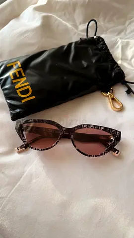 FENDI logo cat-eye sunglasses with pouch