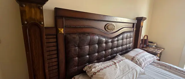Bed set with mattress