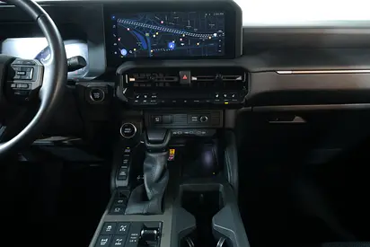 صورة 13 لـ 2025 Toyota PRADO