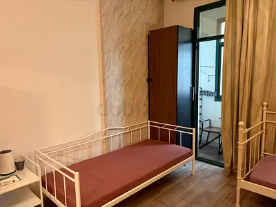 Bed space only girls