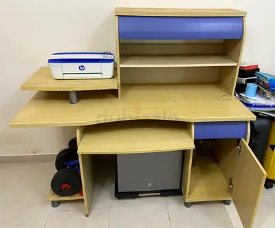 Computer table