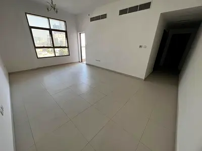 غرفة وصالة_صالة منفصلة، 2 حمام_ بلكونة_ خزائن بالحائط_ مساحة كبيرة_ تكييف مركزي