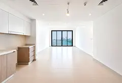 Unobstructed Sea and Downtown Skyline Views|Vacant