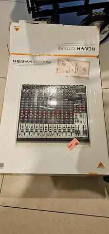 Behringer XENYX X2222USB 16 channels mixer