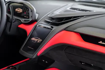 صورة 12 لـ 2024 Lamborghini REVUELTO
