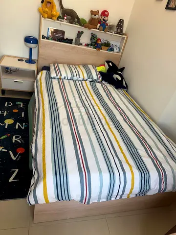 Single bed in an excellent condition with mattress (120x200)