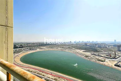 Full lake views | High floor | Spacious layout