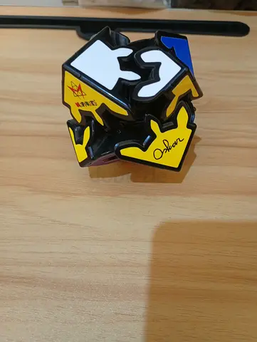 Mefferts Oskar Gear 2by2 rubix Cube Puzzle