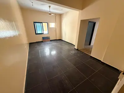 كورنيش عجمان _ببلكونه اطلاله ممتازه _اتنين حمام _اقل الاسعار _سكن عائلات